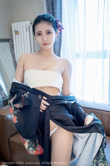 推动摇篮的手